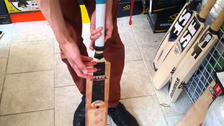 How To Fix Cricket Bat Grip? - Metro League