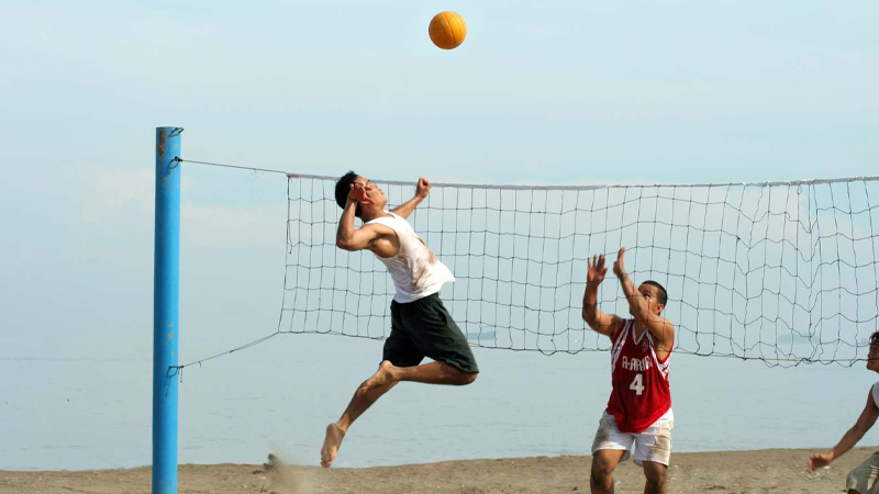 Can You Reach Over The Net In Beach Volleyball