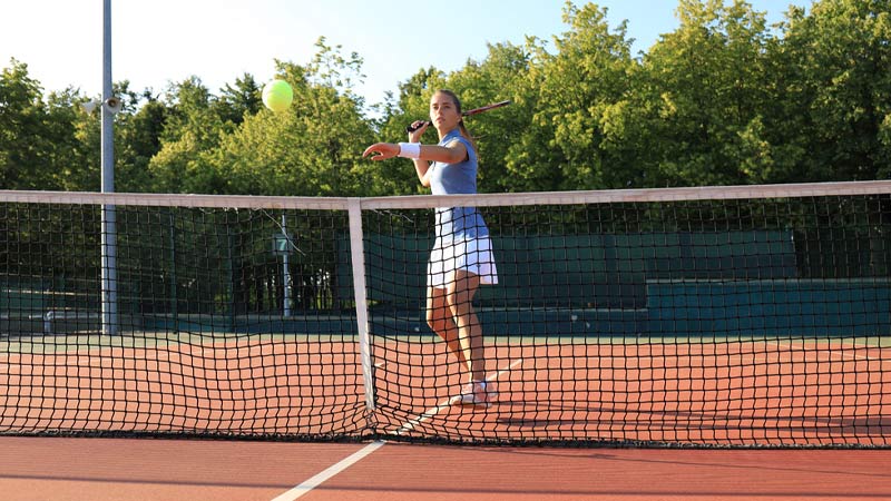 Can You Reach Over The Net In Tennis