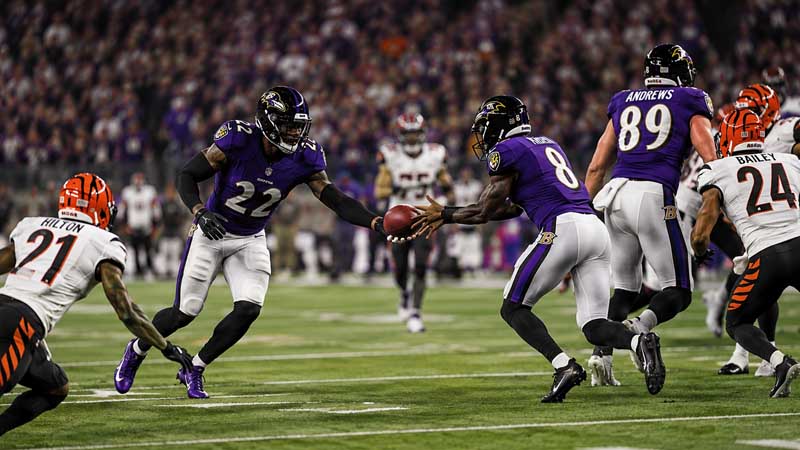 what is a lateral pass in football