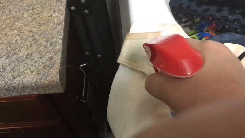 Applying Detergent