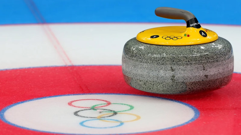 What  Are The Two Types of Curling Stones