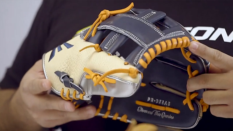 What To Check When Buying the Best Baseball Glove