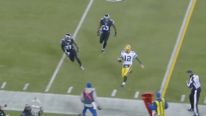 Can a lineman catch a backward pass?