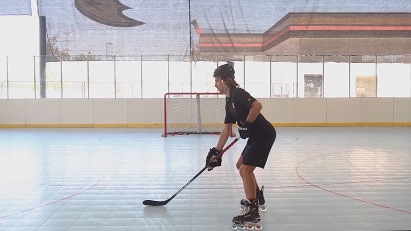 Is it possible to hockey stop on rollerblades?