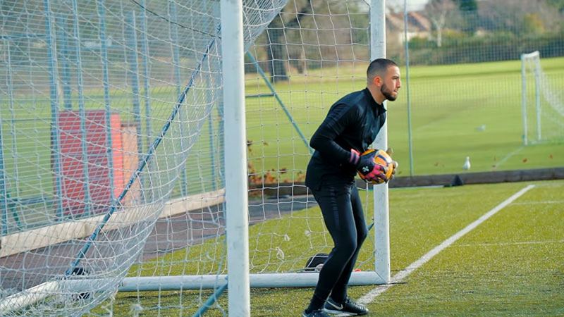 How Long Can A Keeper Hold The Ball?