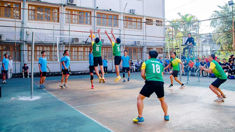 Is The Line In Or Out In Volleyball Metro League
