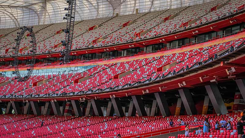 How do they clean stadium seats?