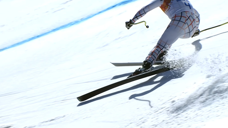 What are the 3 main types of alpine skiing events?