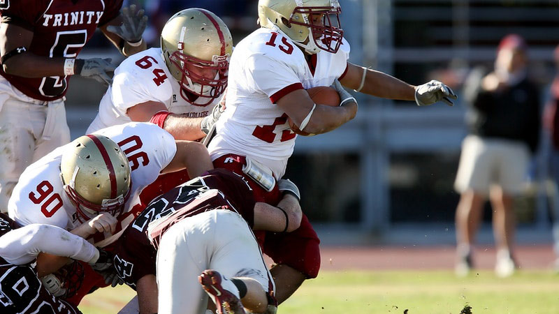 Is nose guard the same as nose tackle?