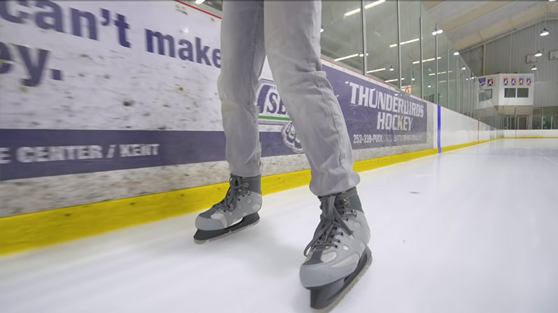 wear to ice skating indoors