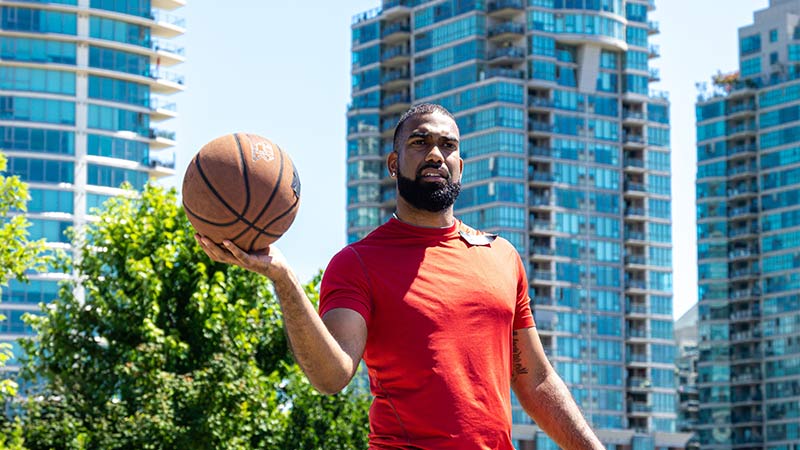 pounds does a man's basketball weigh