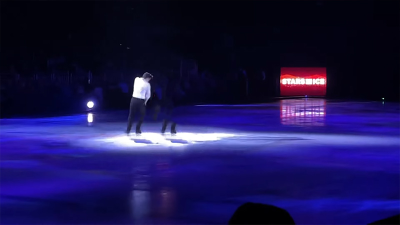 Meryl Davis And Charlie White Skate Together