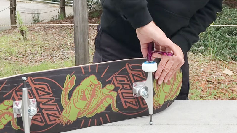 Do Skateboard Trucks Come With Hardware