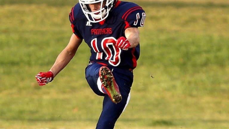 do-nfl-kickers-wear-soccer-cleats-metro-league