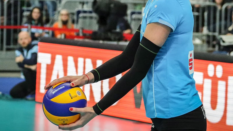 Arm-Sleeves-For-In-Volleyball
