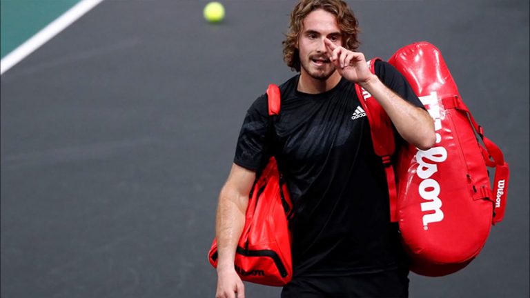 Do Tennis Rackets Come With Covers? - Metro League