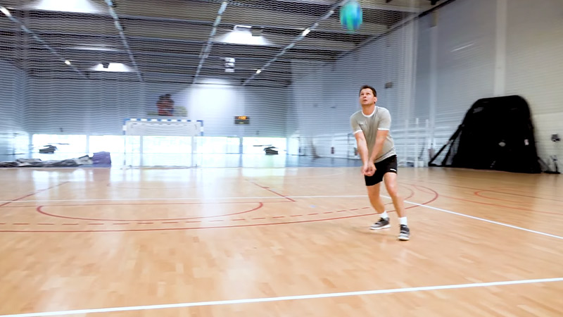 Forearm-Bounce-Pass-In-Volleyball
