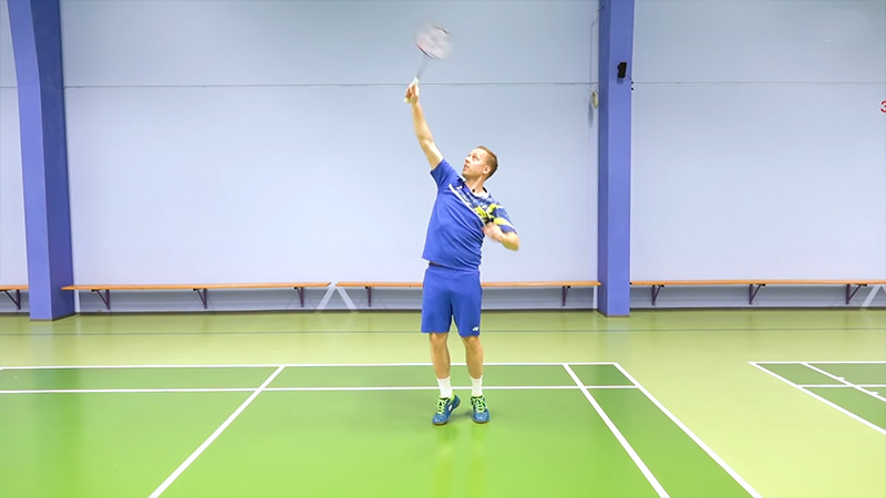 Half-Smash-In-Badminton