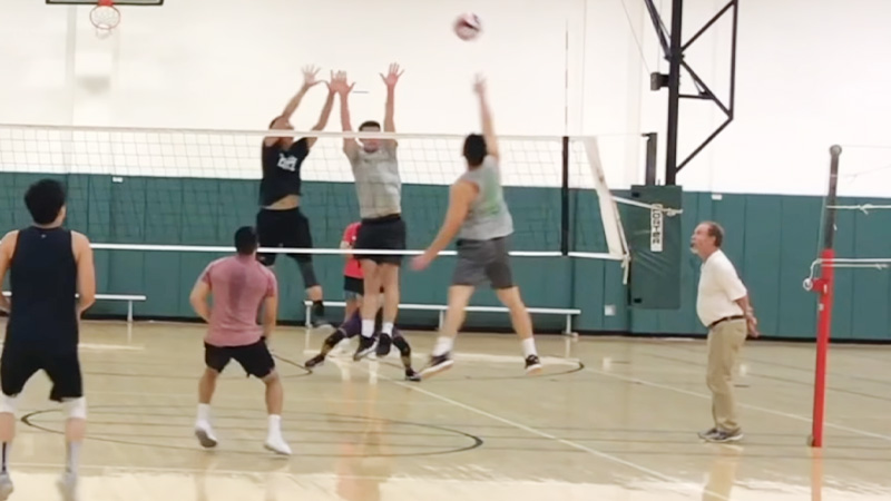 Hit-In-Volleyball