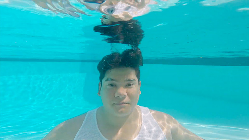 Open Your Eyes Underwater With Contacts