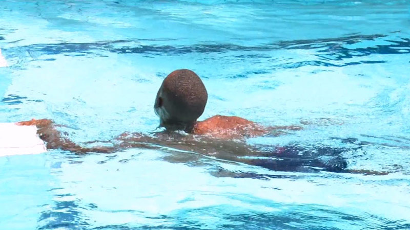 Potential Risks of Swimming During a Herpes Outbreak