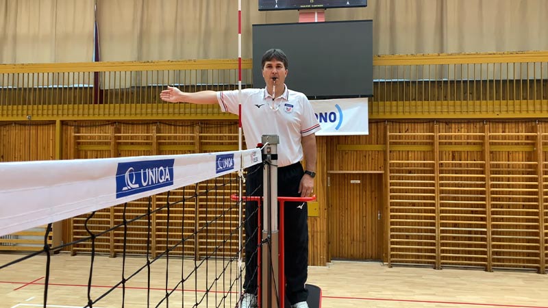 Referee Do In Volleyball