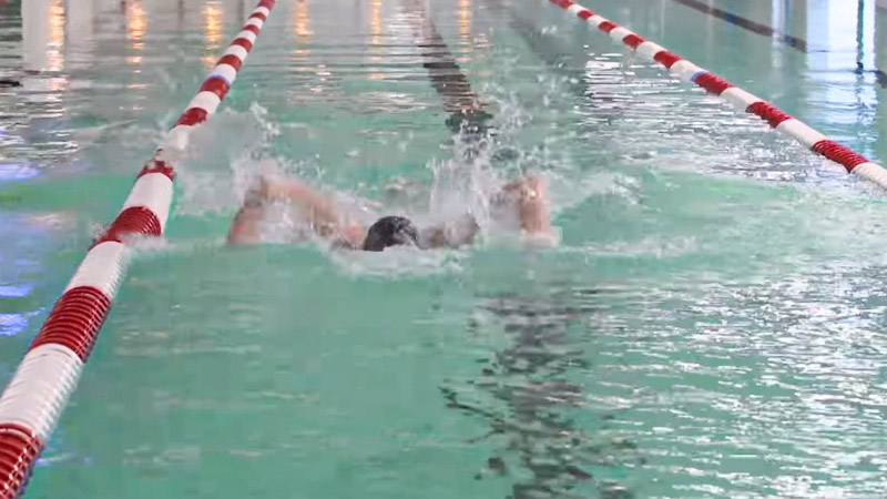 Can You Swim With a Torn Meniscus?