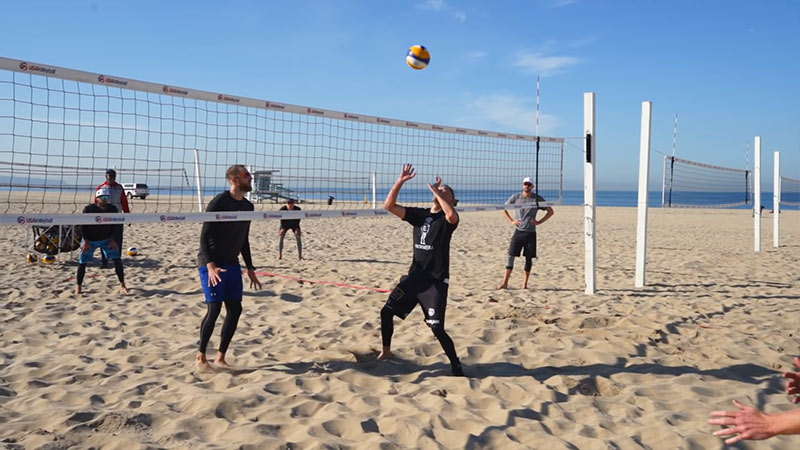 There 12 Players In Volleyball