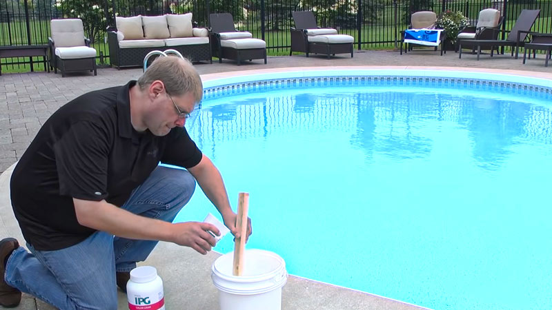 Use of Chlorine Compounds to Clean Swimming Pool