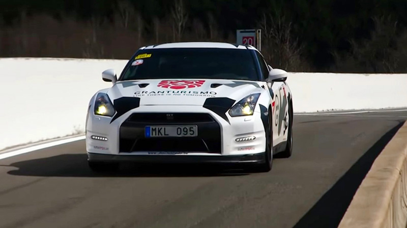 Pros of Using a Ford Mustang V6 Racing Car