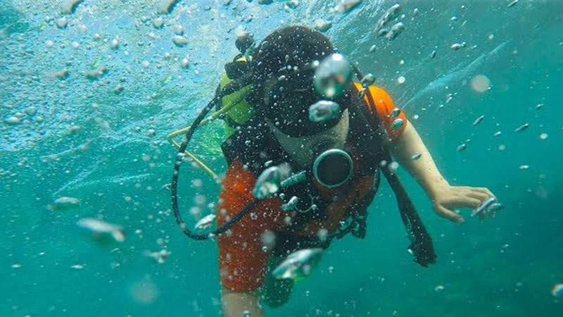 relieve ear pressure underwater