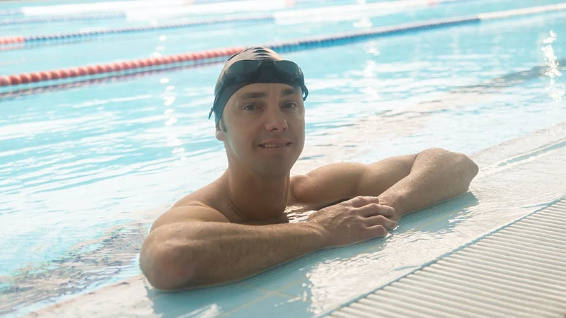 Tips for Safe Tanning in a Pool