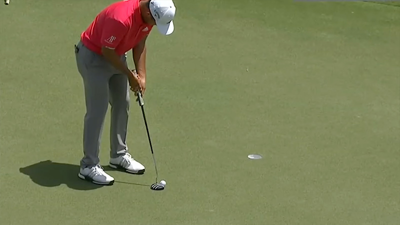 How Does Xander Schauffele Hold His Putter