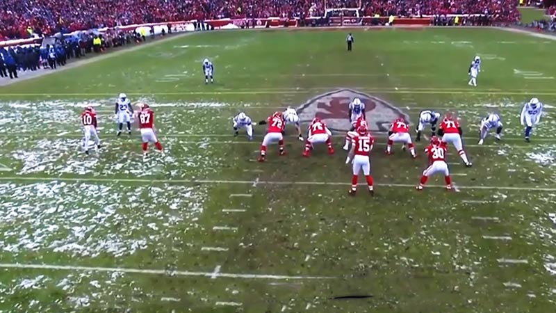 Quarterbacks-Yelling-Before-The-Snap