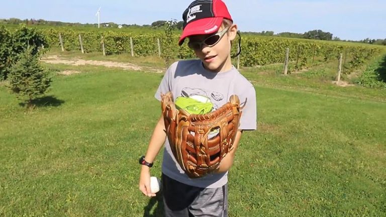 What Size Glove Should My 8 year old Use Metro League