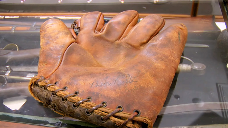Gloves-Did-Babe-Ruth-Use
