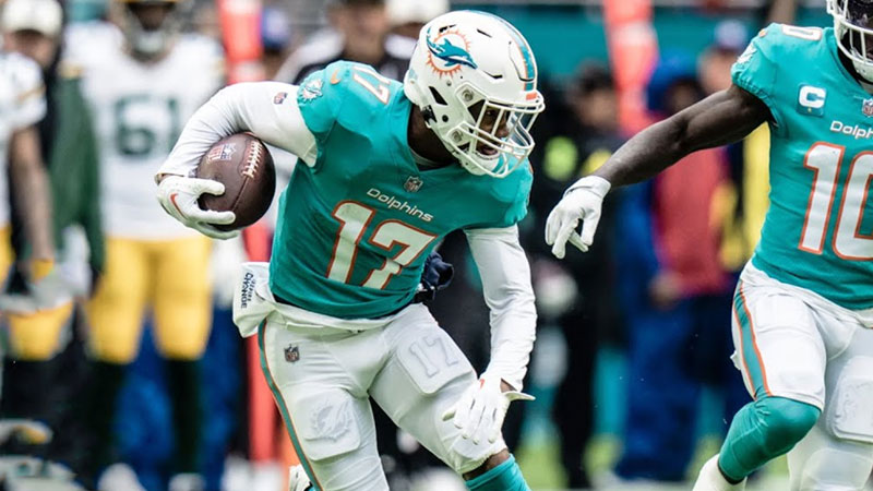 Jaylen Waddle’s Cousin Influence His Choice of Number 17