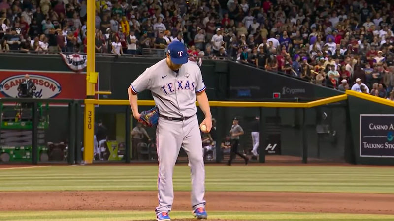 Choosing the Right Glove for a Left-Handed Player