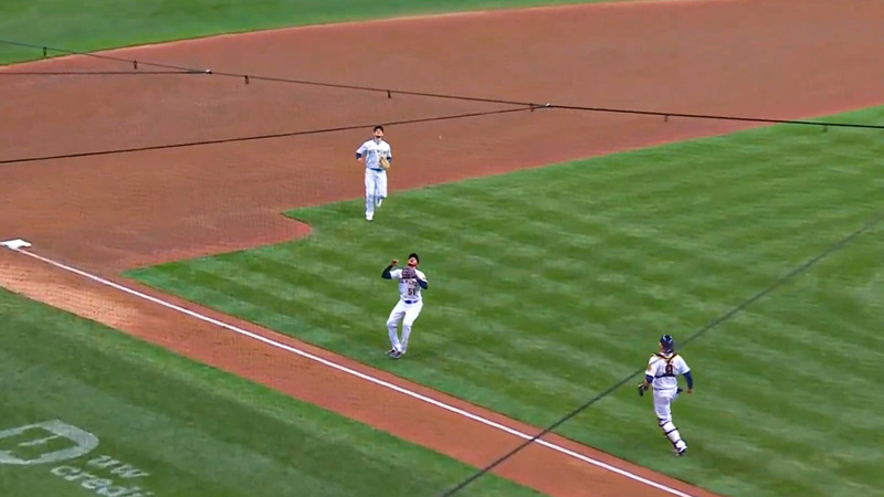 How do Fielders and Pitchers Communicate During Pop-up Situations?
