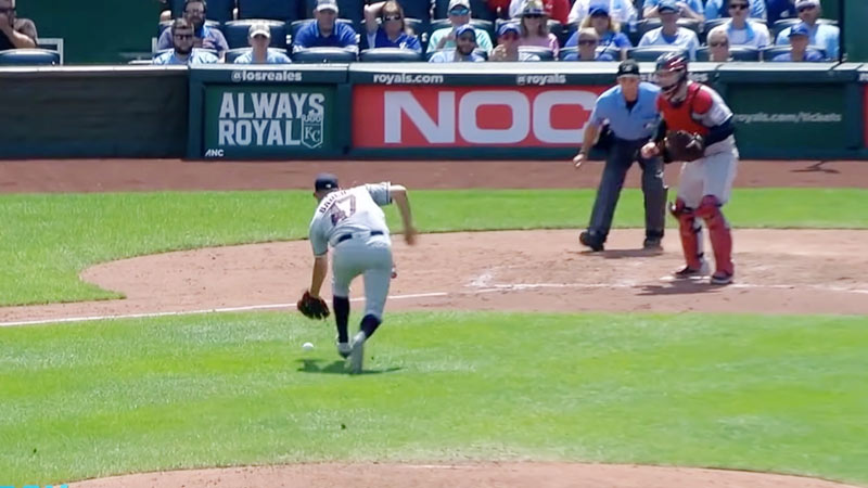 Runner Stop In Front Of A Fielder