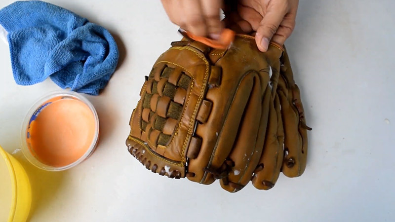 Saddle-Soap-To-Clean-A-Baseball-Glove