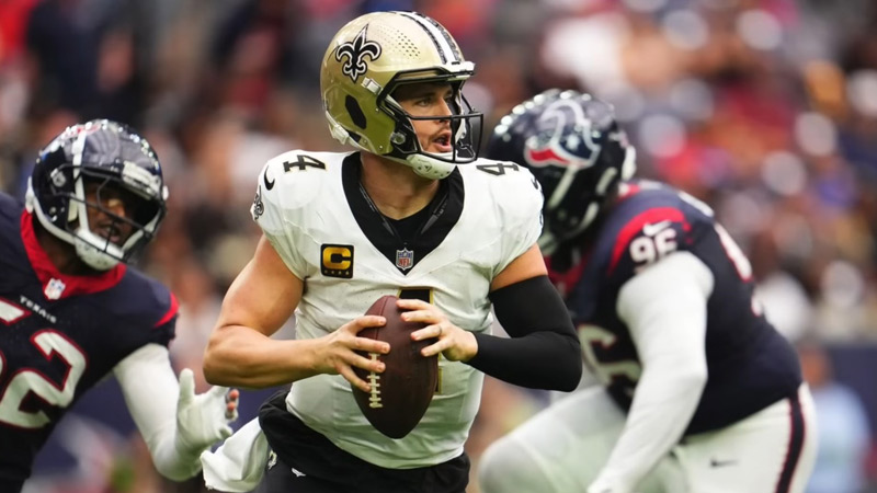 Techniques Do Quarterbacks Use for Deception Through Leg Lifts