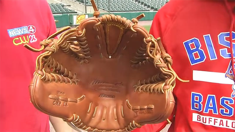 What Is A 6 Finger Baseball Glove