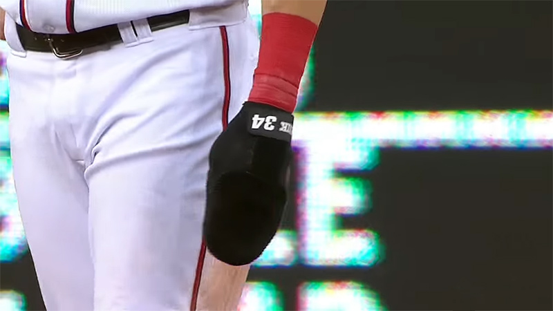What Is The Glove That Baseball Runners Wear
