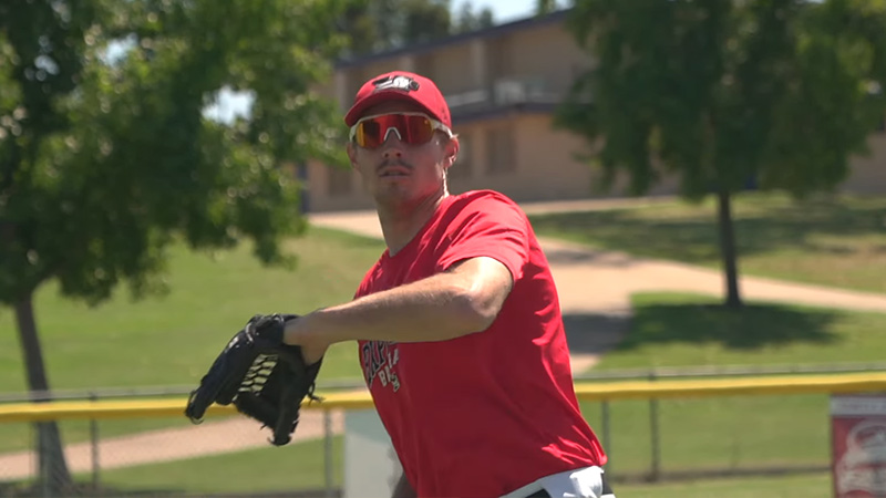 Which Oakleys Do Baseball Players Wear