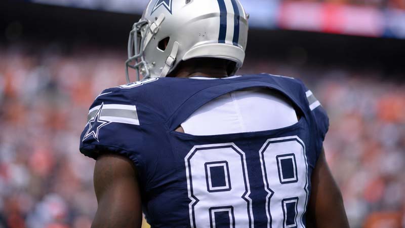why do football jerseys have a cut in the back