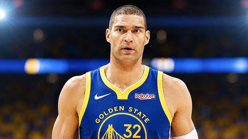 What Nationality is Brook Lopez