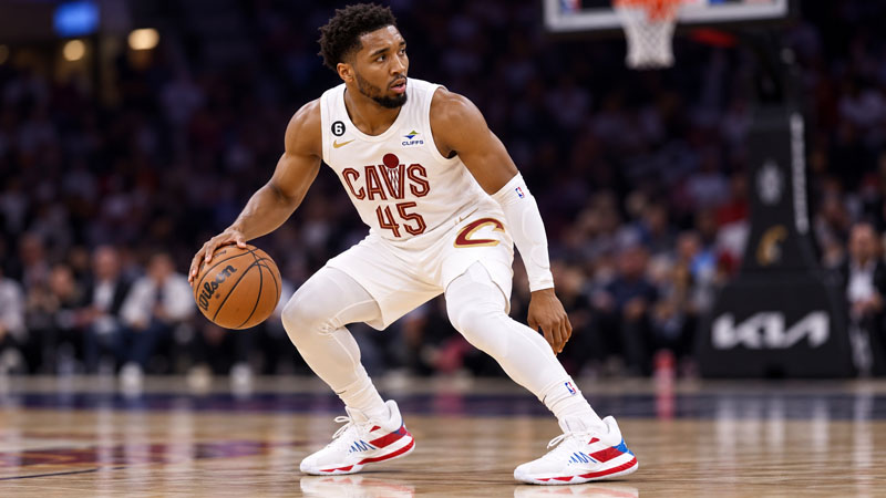 what size shoe does donovan mitchell wear