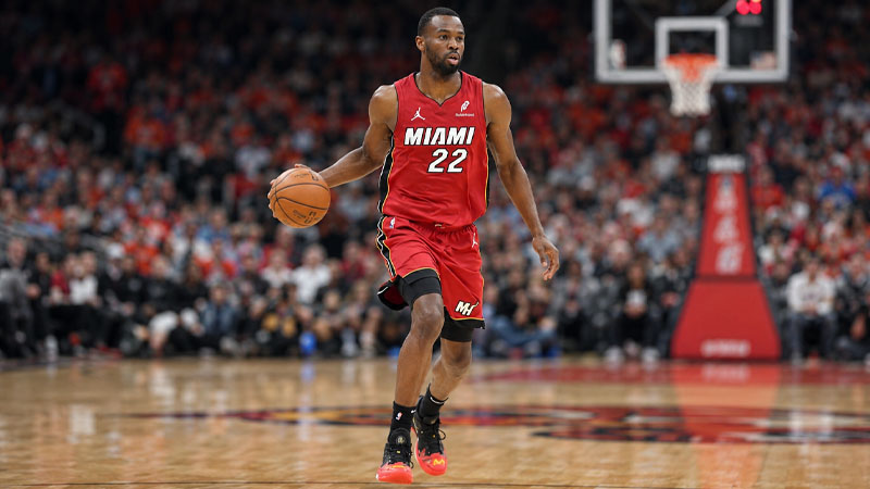 What Shoes Does Andrew Wiggins Wear